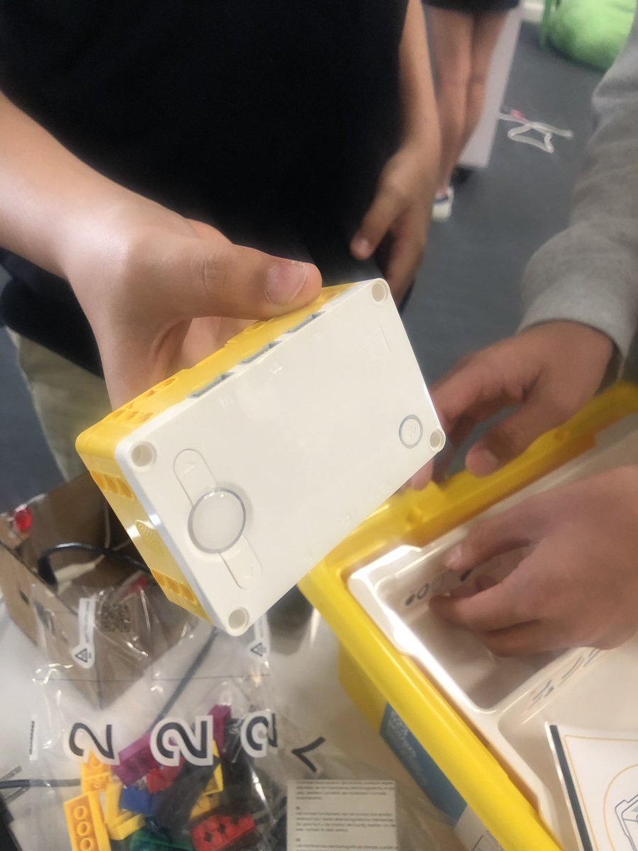 KellyPared's tweet image. Oh my, oh my, it has arrived! #legoeducation Welcome Spike Prime to #PCMiddleSchool!