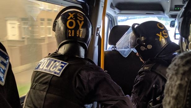 NEWS: High intensity deployments disrupt organised criminality in Arbourthorne #Sheffield. Officers made 13 arrests in 24 hours yesterday. Read more here - southyorks.police.uk/find-out/news-…