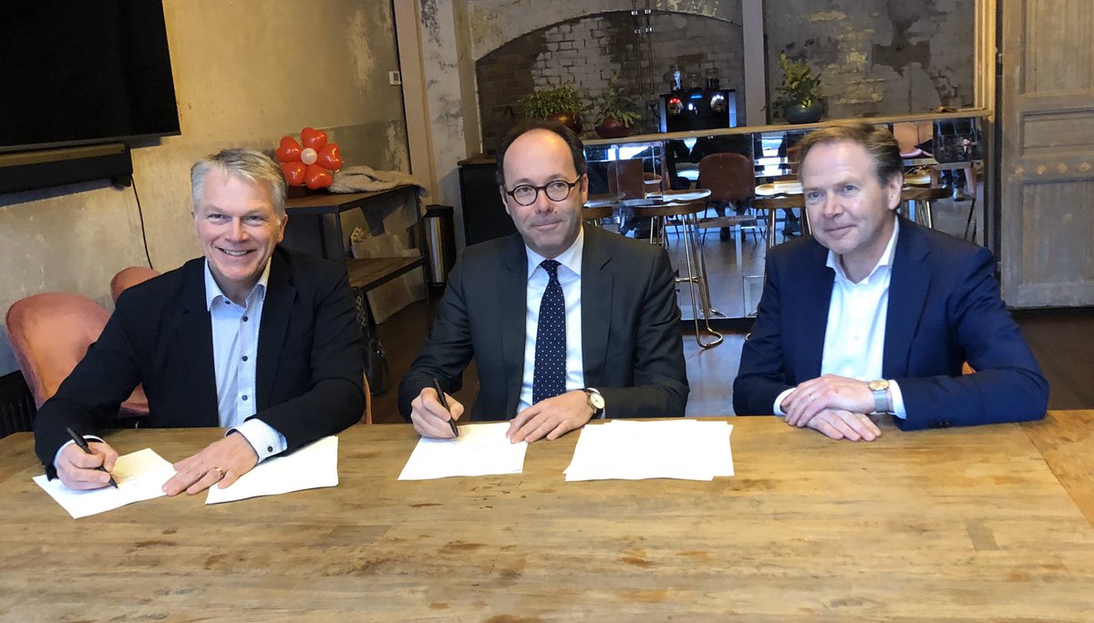 Net beklonken: provincie en <a href="/Invest_NL/">Invest-NL</a> gaan samenwerken aan duurzame en innovatieve groei van bedrijfsleven in onze provincie! We stellen beide €30 miljoen beschikbaar voor leningen aan ambitieuze snelgroeiende bedrijven in <a href="/Brabant/">Provincie Noord-Brabant</a>. Meer via: bit.ly/30ojMKv