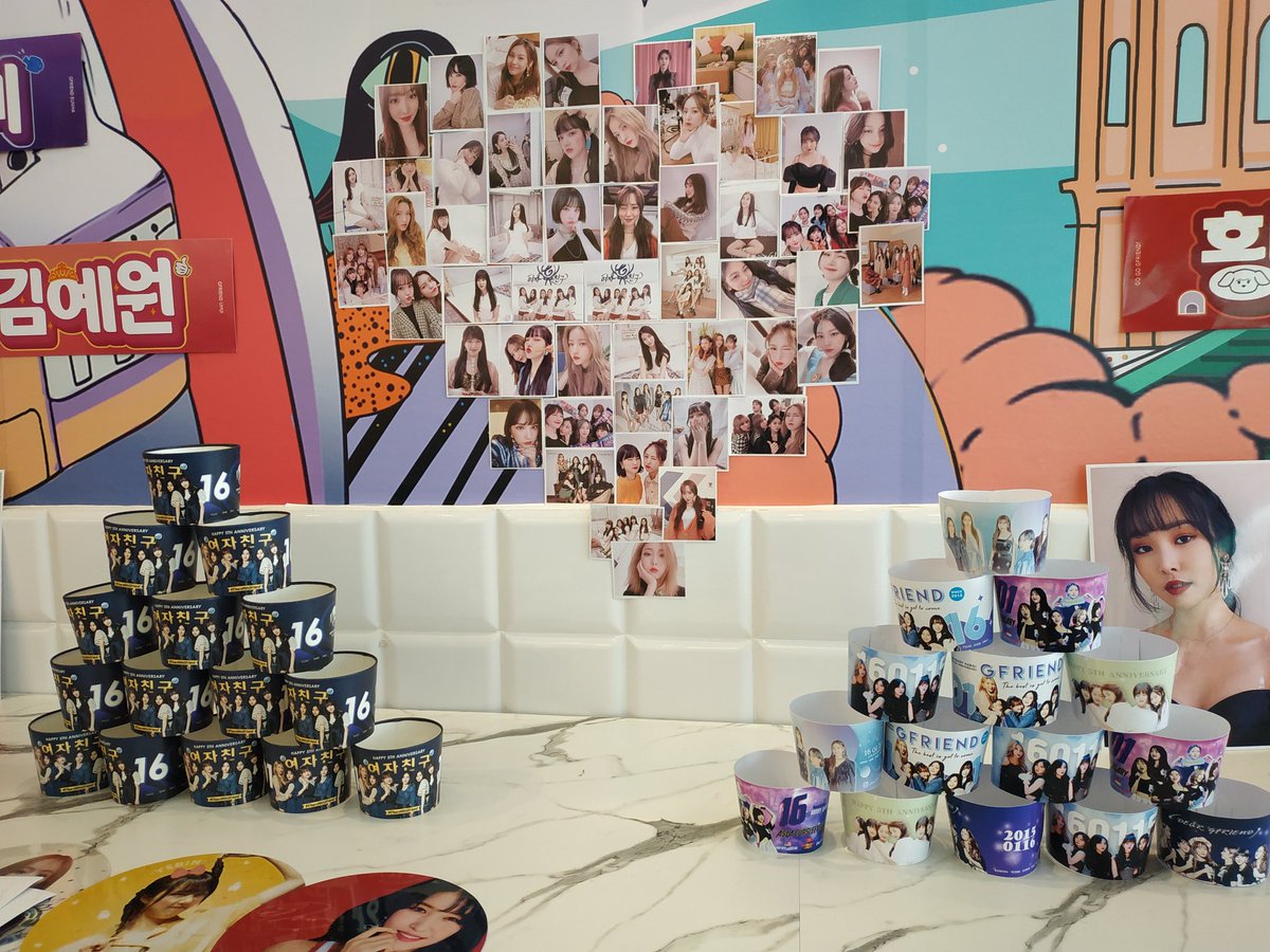 GurinXp's tweet photo. Gfriend's 5 year anniversary cupsleeve event @ Juce Cubi Mall of Asia๐๐
@PH_Buddies
#5YearsWithGFRIEND
#5YearsWithGlassBead https://t.co/0qBE9zw8Ry