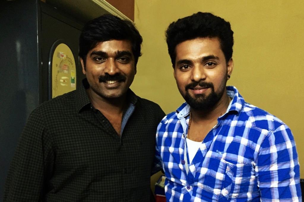actorjeradnoel's tweet photo. Happy Birthday Vijay Sethupathi annaaa 🎉❤️
@actorvijaysethupathi 
#makkalselvan #makkalselvanvijaysethupathi #vijaysethupathi #tamilhero #kollywoodactor https://t.co/z1CsEPXKSs