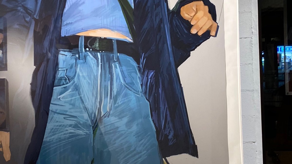 設営終わりました！遅い時間まで手伝って下さった皆様に感謝...
初日の明日は17:30-から在廊しています。是非お越しください。