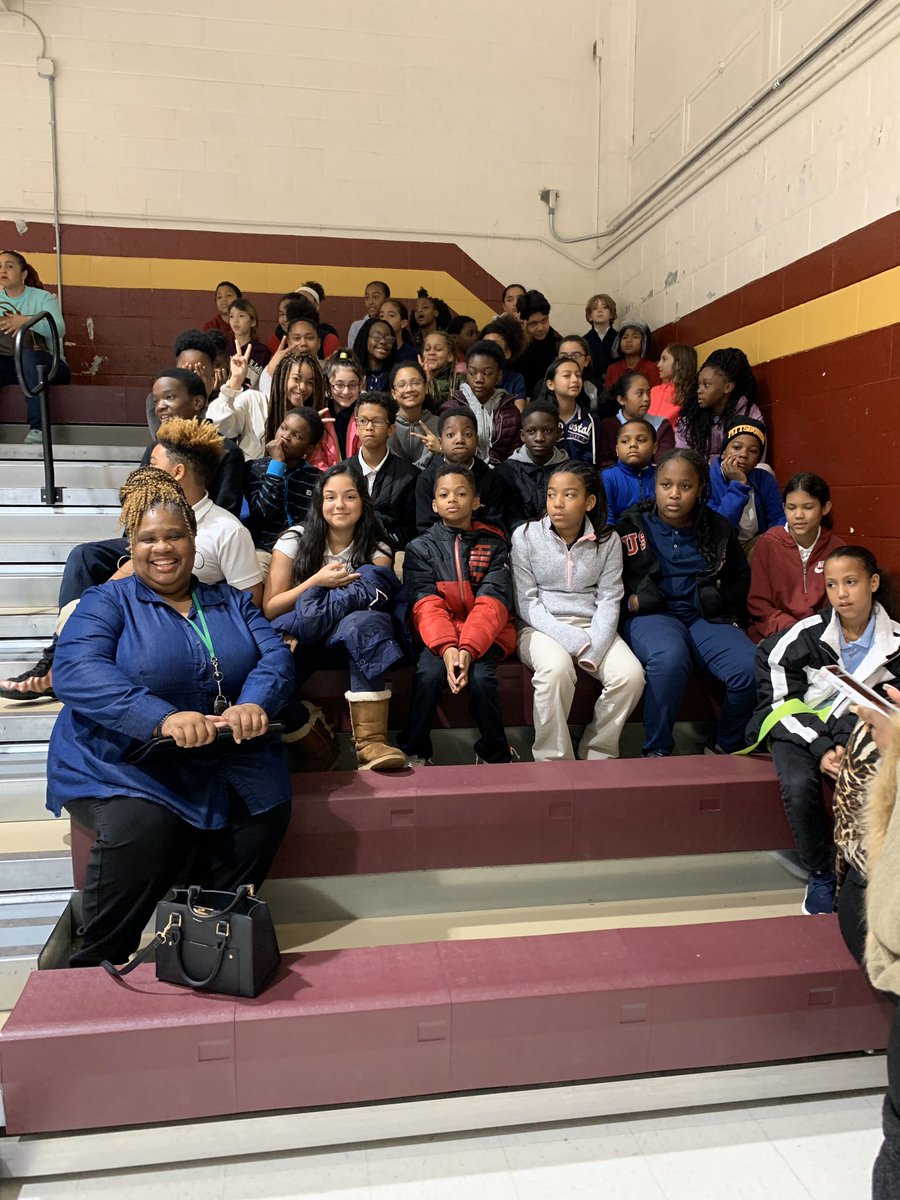 Jhoanamort's tweet photo. Our fifth graders ready for their orientation at @AnneChesnuttMS #WHOwenES @branch_cooper @KeishaDerizzio https://t.co/WI2N4oSVFm