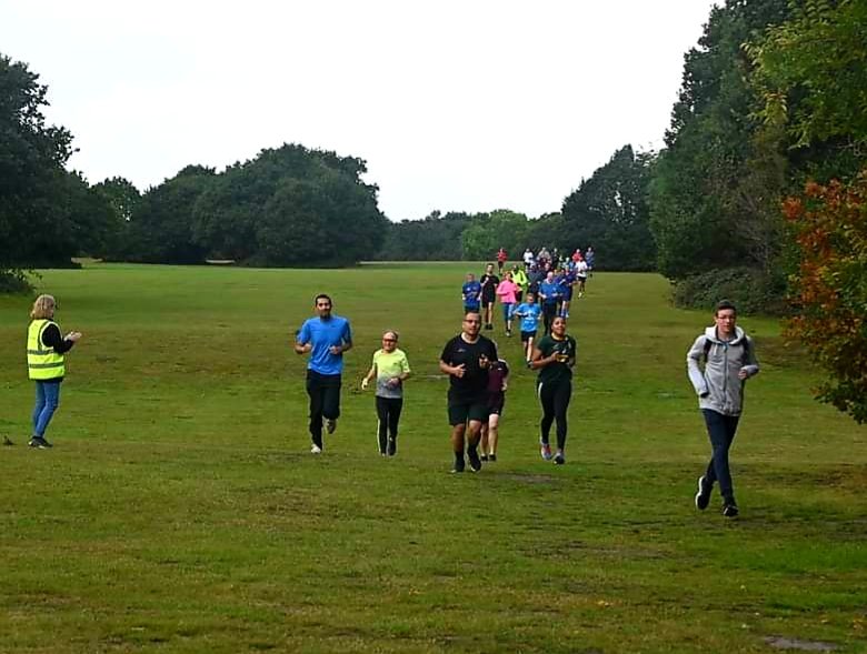 parkrunpete's tweet photo. If you like parkrun but prefer to avoid big crowds listen to the  @ForrestMark show this Friday as we look at four of the smaller attended events. Tune in to @ScalaRadio at 4.30pm as we feature #mountstuartparkrun @hackparkrun @cheadlehparkrun @SthOxheyparkrun @parkrunUK https://t.co/pniKcXSD4t