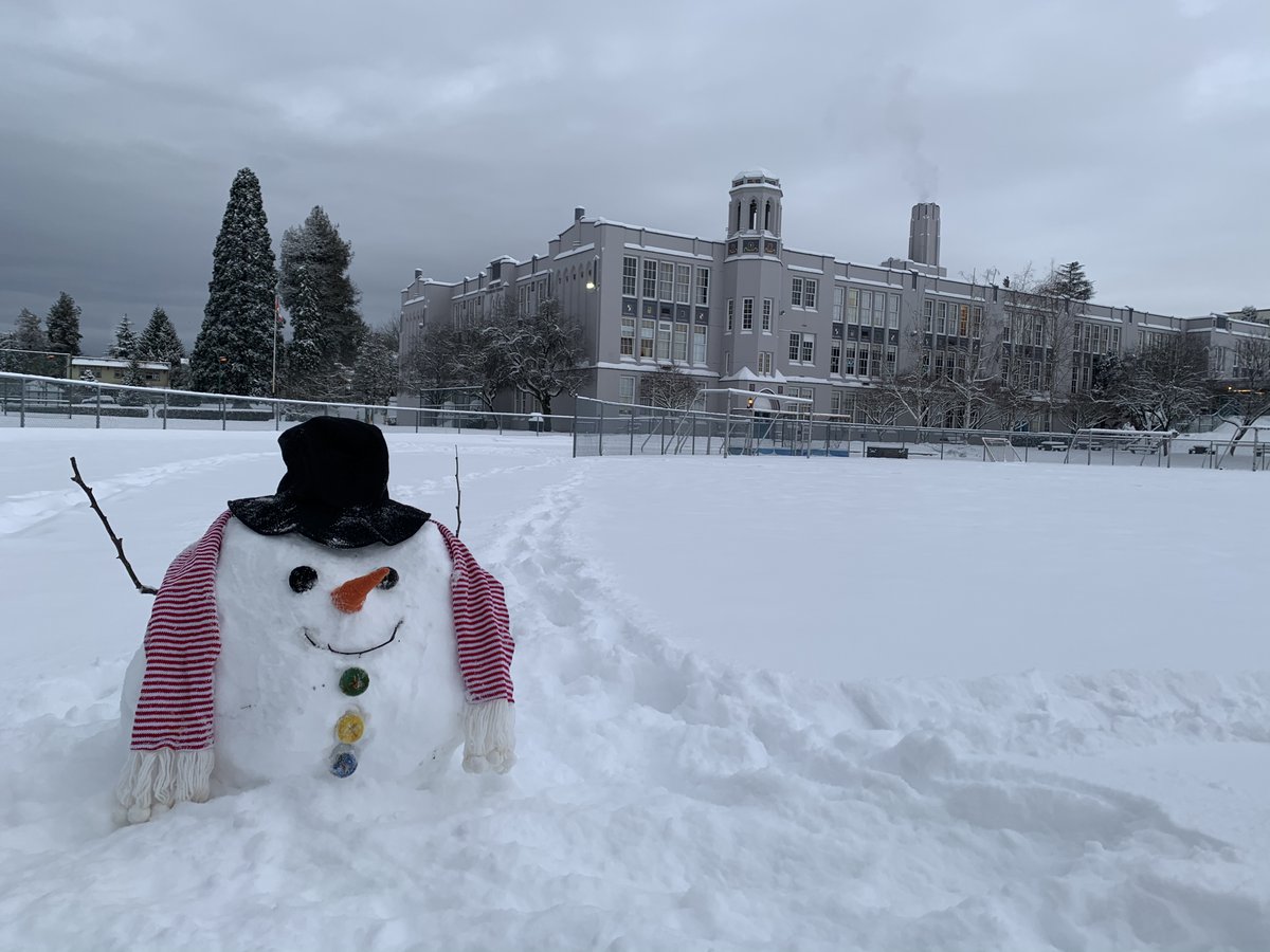 Schools are open today!!! Give yourself plenty of time on your commute. Thanks to our crews for the hard work to clear snow and ice from school grounds.