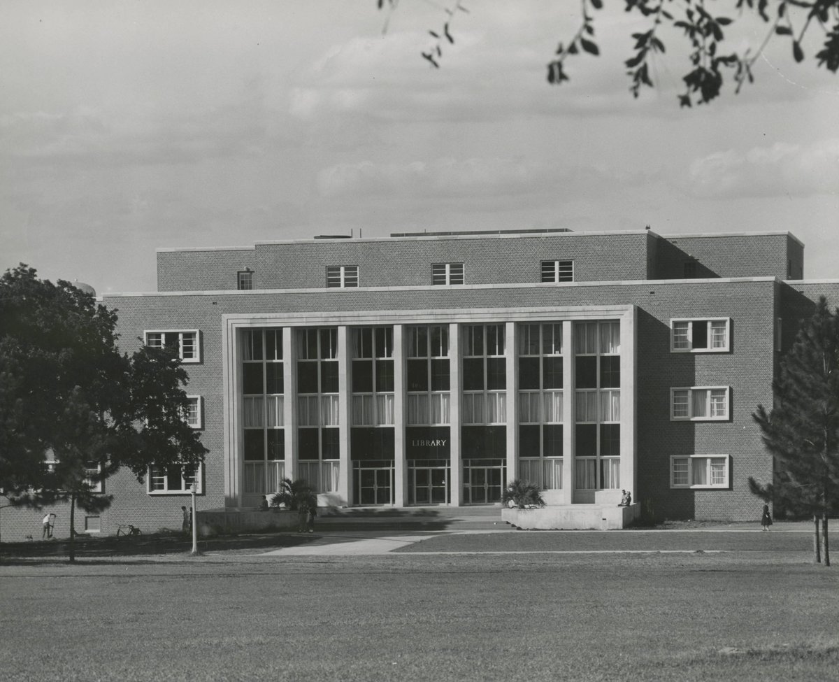 FunniKen's tweet photo. Back then #fsu #fsucampus #floridastate #strozier #westcottfountain #doddhall #tbt https://t.co/LYhMLjCVXl