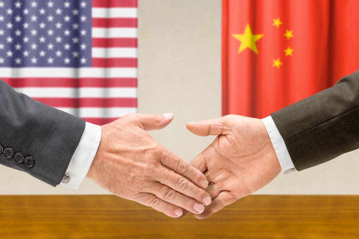 Actinver's tweet photo. #FelizJueves Ante la firma del acuerdo de la Fase Uno entre EE.UU. y China, los futuros de bolsas americanas, las materias primas y el dólar reaccionaron así 👉 https://t.co/5g14cJl4cp #InversionesAM https://t.co/0CnyewNN7k