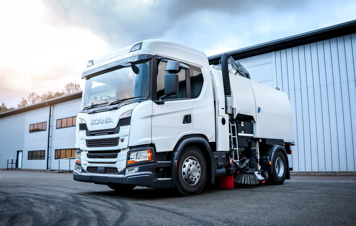 #TBT to Specialist Surfacing's S8400 for 2018!

Investing in the best and most reliable equipment on the market, Specialist Surfacing looked no further than our S8400 series road sweeper, complete with it's 30 litres/min 150 bar (2200 PSI) High-pressure water system.