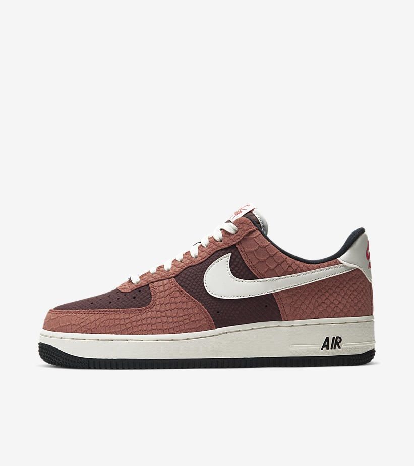 hanonshop's tweet photo. Nike Air Force 1 Premium "Red Bark" is available to buy ONLINE now!
#hanon #nike #af1 #redbark
https://t.co/DHMe5rnnNX https://t.co/ih7wljE6cd