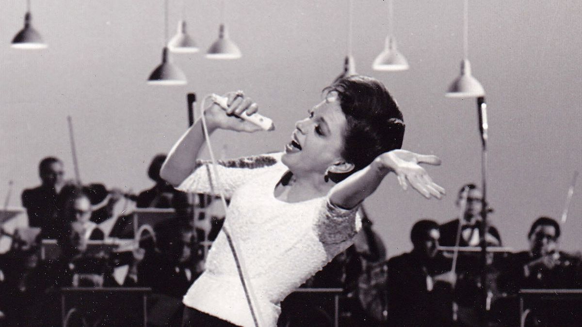 RetroBaltimore's tweet photo. A look back at Judy Garland’s ‘heartbreaking’ night in Baltimore in 1968  https://t.co/I1yfG6GWHV https://t.co/7Nu4pftdnB