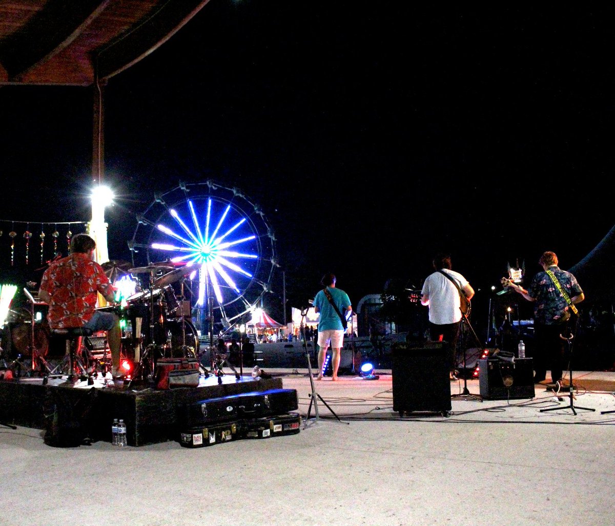 MidnightMetroOf's tweet photo. #Throwback to when we played at Belle River Sunsplash last summer! We can't wait for warm weather and summer music festivals! 🎶🤙🌊 #TBT https://t.co/yO2XpXb0Ok