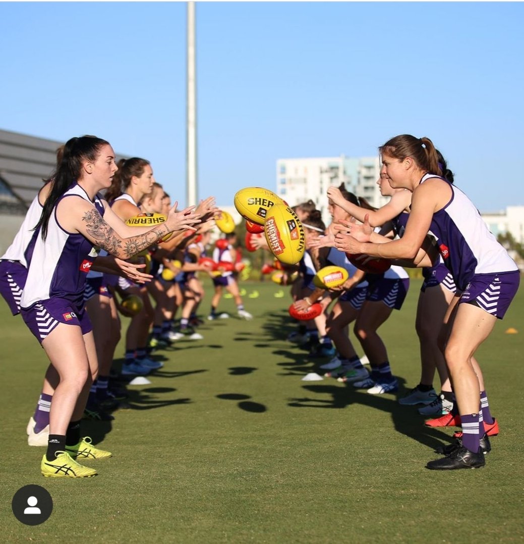 ainetighe's tweet photo. Countdown is on to Round 1⏳
Can't wait to pull on the purple with this crew and take on Season 2020⚓💜 @aflwomens @freodockers @CrossCodersCo @freodockersAFLW https://t.co/os3Ol5ZeJB