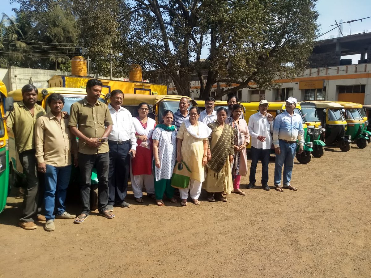 AnamPremParivar's tweet photo. @AnamPremParivar program for rickshaw driver friends in Belgaum https://t.co/MXAj2aue6L