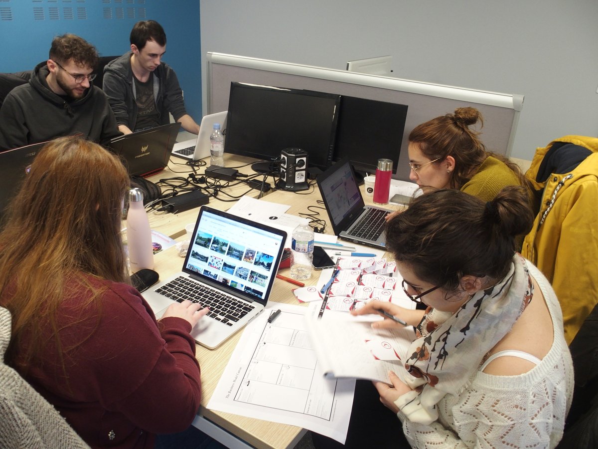 tech_quimper_co's tweet photo. C'est parti ! 42 étudiants #LeParaclet + master #patrimoine @UBO_UnivBrest planchent sur une idée créat° d'entreprise #CN6. Théme 6ème édit° : Immersion centre Bretagne #emojibzh #HauteCornouaille.
🗞️Prochaine étape => conférence #presse, vendredi 17 janv. 11h30 @CantineQuimper https://t.co/QrpiQQmGuU