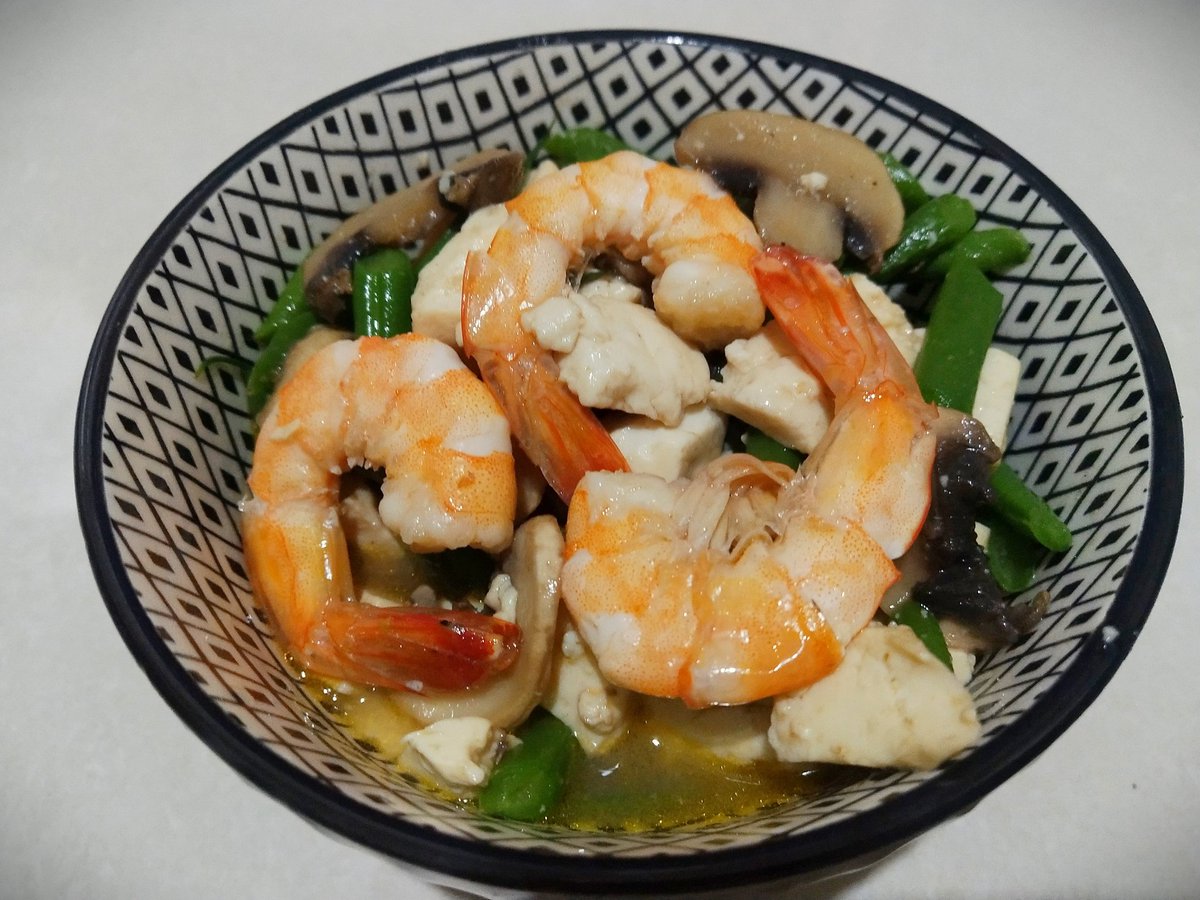 Ky_mikazuki's tweet photo. Makan malam yg jarang on time..
#nikmatinaja #malamjumat https://t.co/Nt72CAhiHT