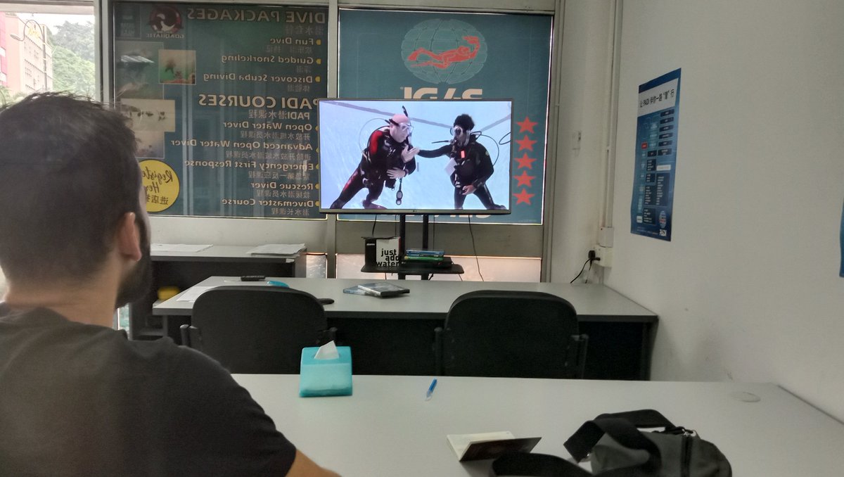 GoAquaticKK's tweet photo. Welcoming 1 new PADI Open Water #ScubaDiving Course from France this afternoon 17 Jan 2020 https://t.co/RdXAhucnjw
