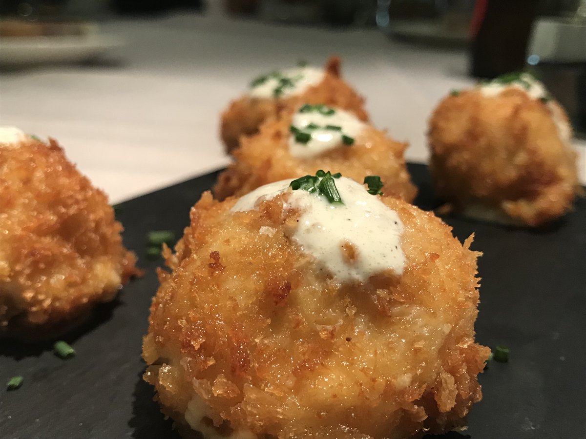 BarradeSando's tweet photo. Hoy es #DíaInternacionalDeLaCroqueta, ven a celebrarlo con nuestras Croquetas de Calabaza y Zanahoria con un toque de yogurt 😋https://t.co/QwC48LD9Ik #BarraDeSandó https://t.co/5gIWfUbN7s