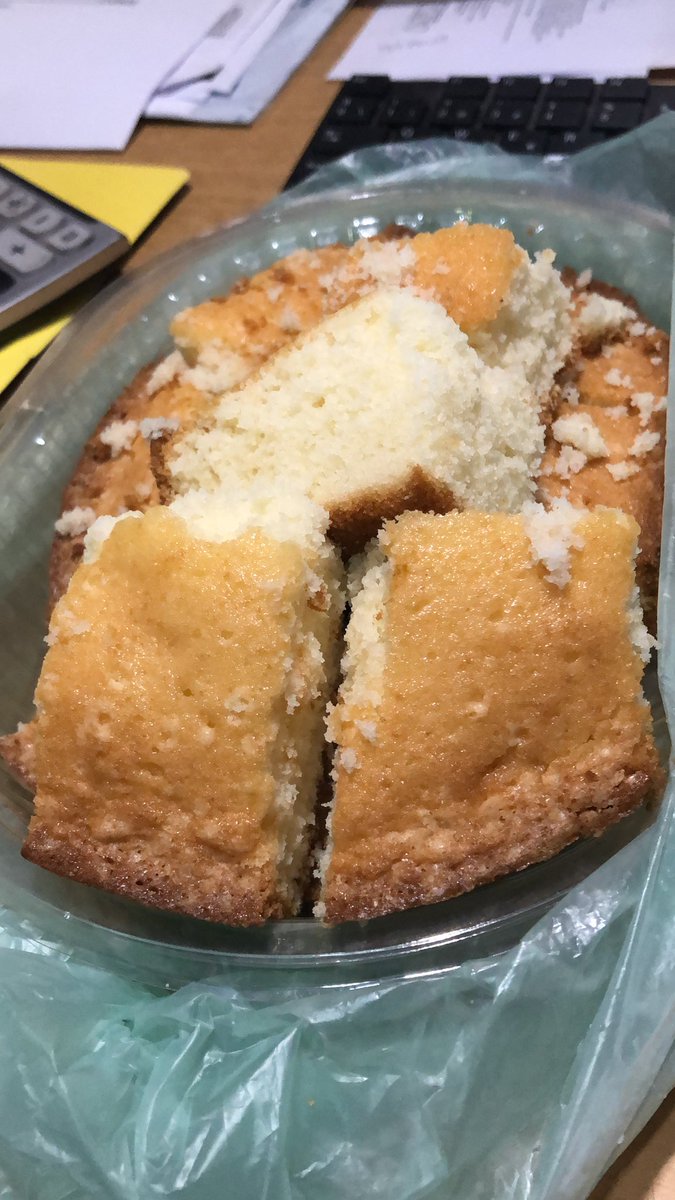 soniiangel's tweet photo. Le mande a mi hermana si me hacía una torta para los mates. Y ME LA TRAJO!! 🥳🥳 @soofiangell https://t.co/Th6I0nMQlX