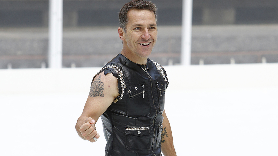BayshoreFred's tweet photo. Canadian skating legend @elvisstojko will perform w @Hanover &amp; District #SkatingClub Sun Mar 8th as part of the annual Carnival. Showtime is 1 pm @HanoverPHCentre. Tickets in arena lobby, e-mail hanoverskatingclub@hotmail.com, call 519-364-7494 or @ #CuneosCarpetOne @Hanover https://t.co/0lWmEXCIhU