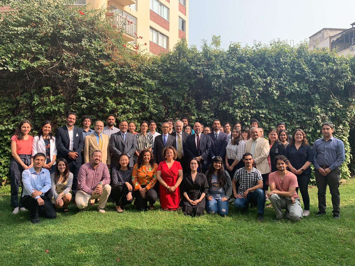 CruPacifico's tweet photo. Damos comienzo a las clases magistrales del Diploma de Extensión "Entendiendo a China" junto al Embajador de la República Popular de China, Xu Bu. 🇨🇳👏 https://t.co/7KGZ3ITS0T