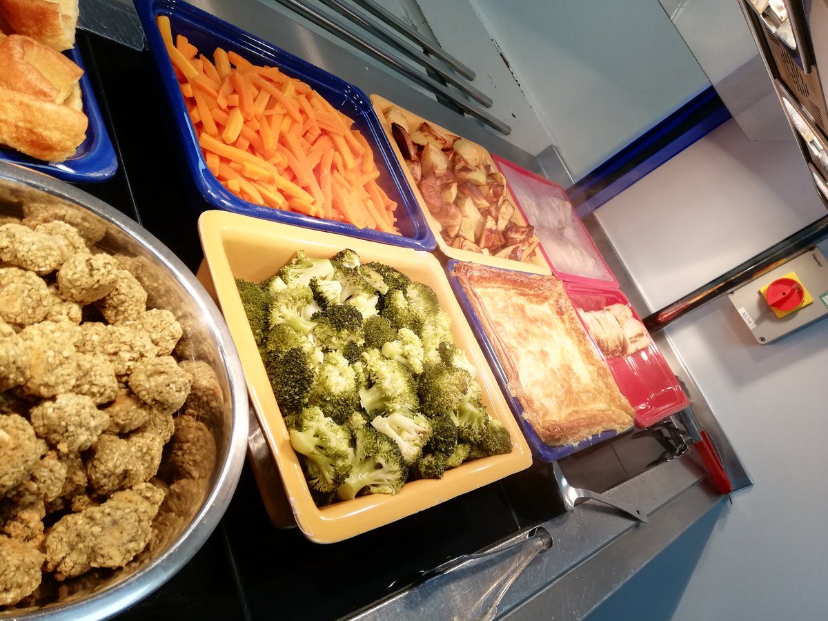 chelle_t1983's tweet photo. Winter warmers on this blustery day at #teamparbold #teamhorrocks @Juliehorrocks3 @ElaineL33583821 @mellorscatering @xsfitzx https://t.co/2giowbqPpk