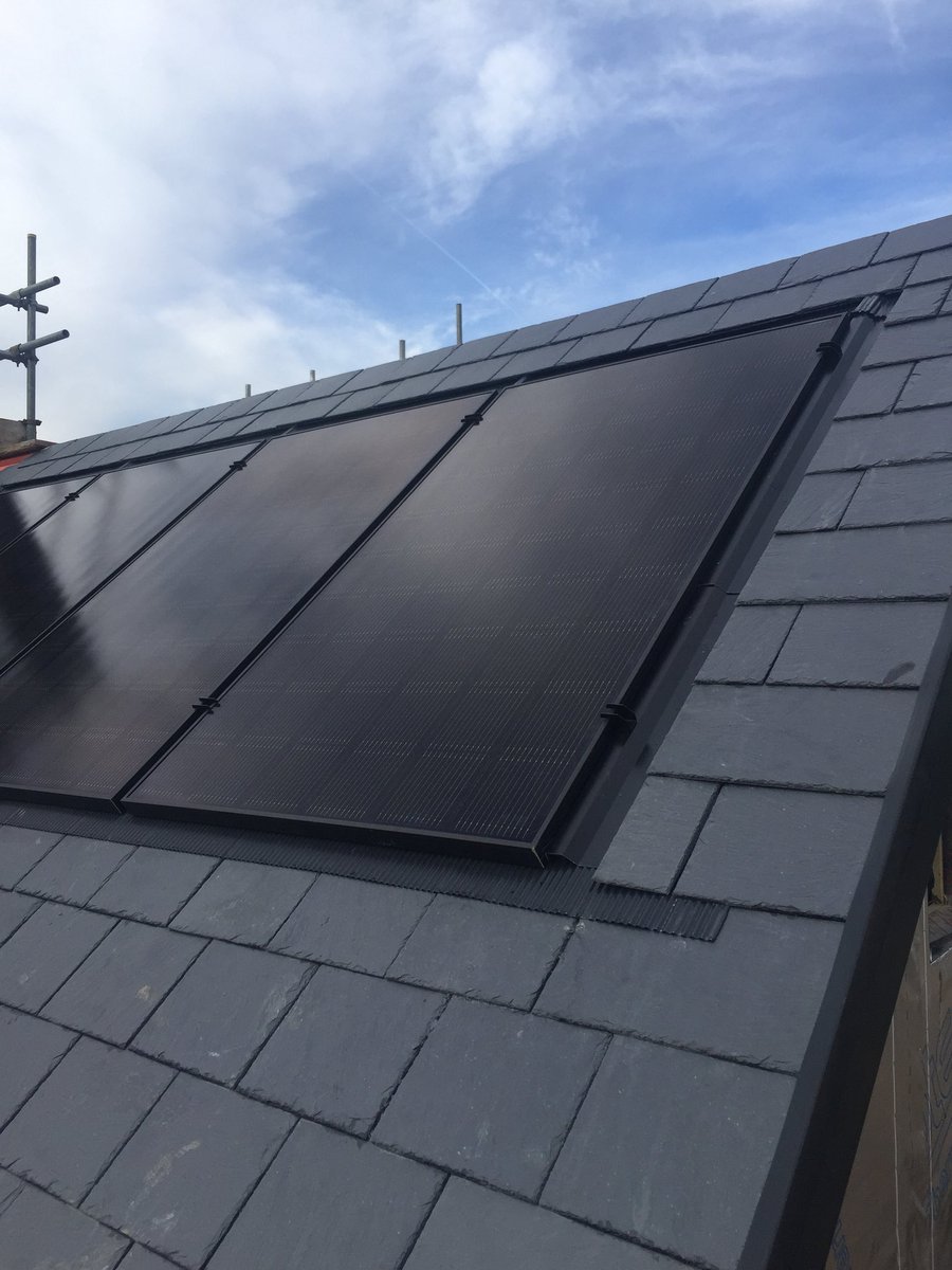 deltaselfbuild's tweet photo. Roof works progressing well at our Hertfordshire build. Velux all in place and PV installation due to be completed today. https://t.co/kh3lrjrk4k