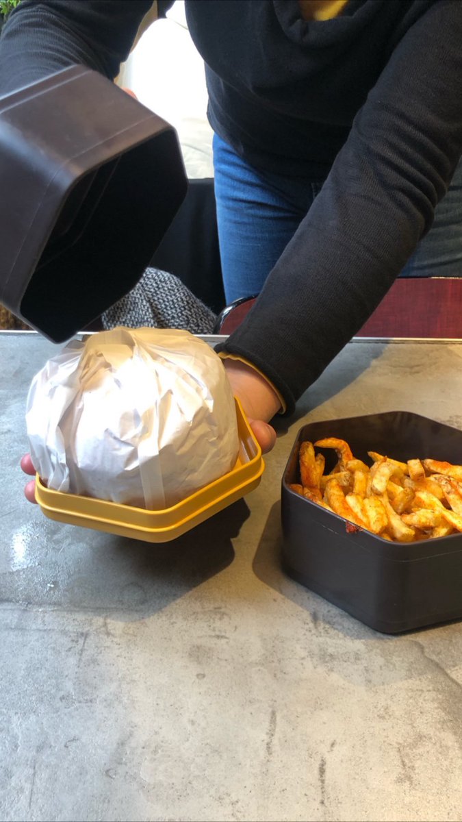 eatandback's tweet photo. Hello la twittosphère ! 

En janvier on continue sur la résolution zéro déchet !

Niiji vous guide et vous montre où déjeuner dans la MEL avec notre lunchbox 📍 

#jamaissansmalunchbox #stopautoutjetable https://t.co/QtPLPYTYnl