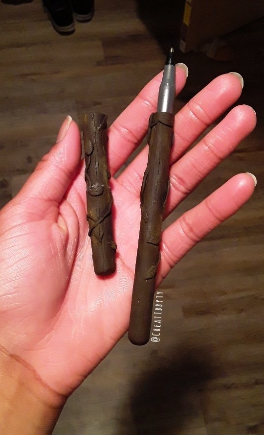 CreaTIBBYty's tweet photo. #Creatibbyty #PolymerClay #Cute #Crafting #Creativity #Clay #Sculptor #ClaySculptor #Realistic #PolymerClayArtist #ClayWork #HandMadeCreation #ClayArtist #Art #CreativeArt #Fimo #Sculpey #HarryPotter #Wand #Hermione #HermioneGranger #EmmaWaston #RonWeasley #Wands #WizardingWorld https://t.co/ZEzevPVmwJ