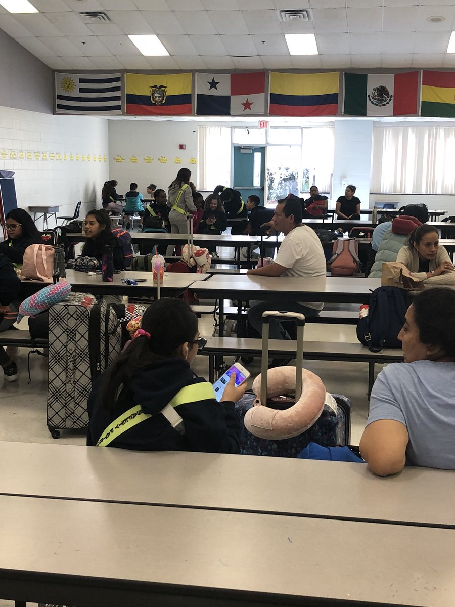 APPayner's tweet photo. Starlight students on their way to DC! @StarlightCoveEl @hainesv https://t.co/uj2am7dAgW