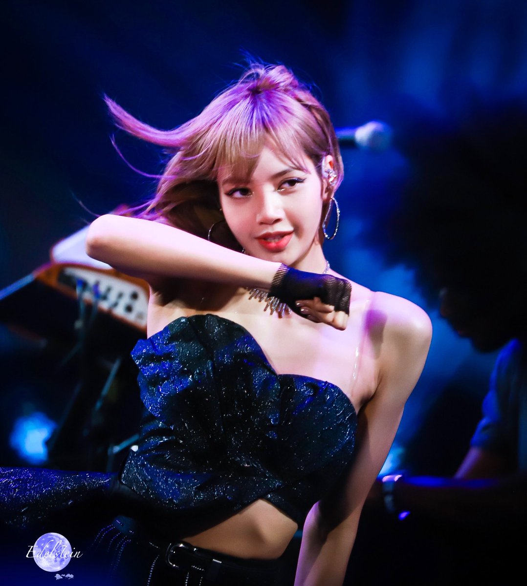 milkylisapics's tweet photo. ♡♡♡ 

(cr:Firmament_LISA) https://t.co/2OWfpqcWSg