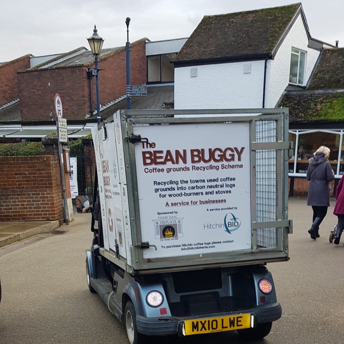 Great initiative in #Hitchin with an electric buggy collecting used coffee grounds from restaurants and cafes to be turned into @CoffeeLogs
#sustainability