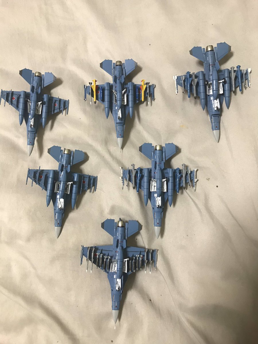 技MIXのF-2の6機編隊！ 下からF-2A改、F-2Aが2機、F-2Bが3機、そのうち