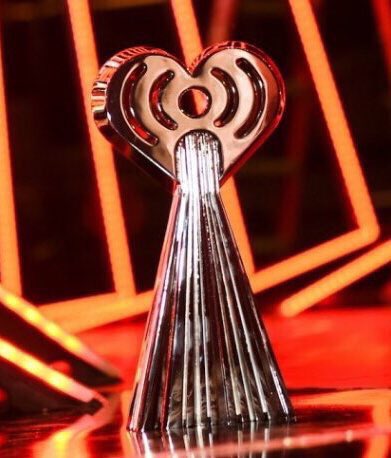 ATofficial6's tweet photo. Semoga piala ini jdi milik kita guys aminnn @agnezmo #Agnation #BestFanArmy #iHeartAwards https://t.co/MbQszxyGrs