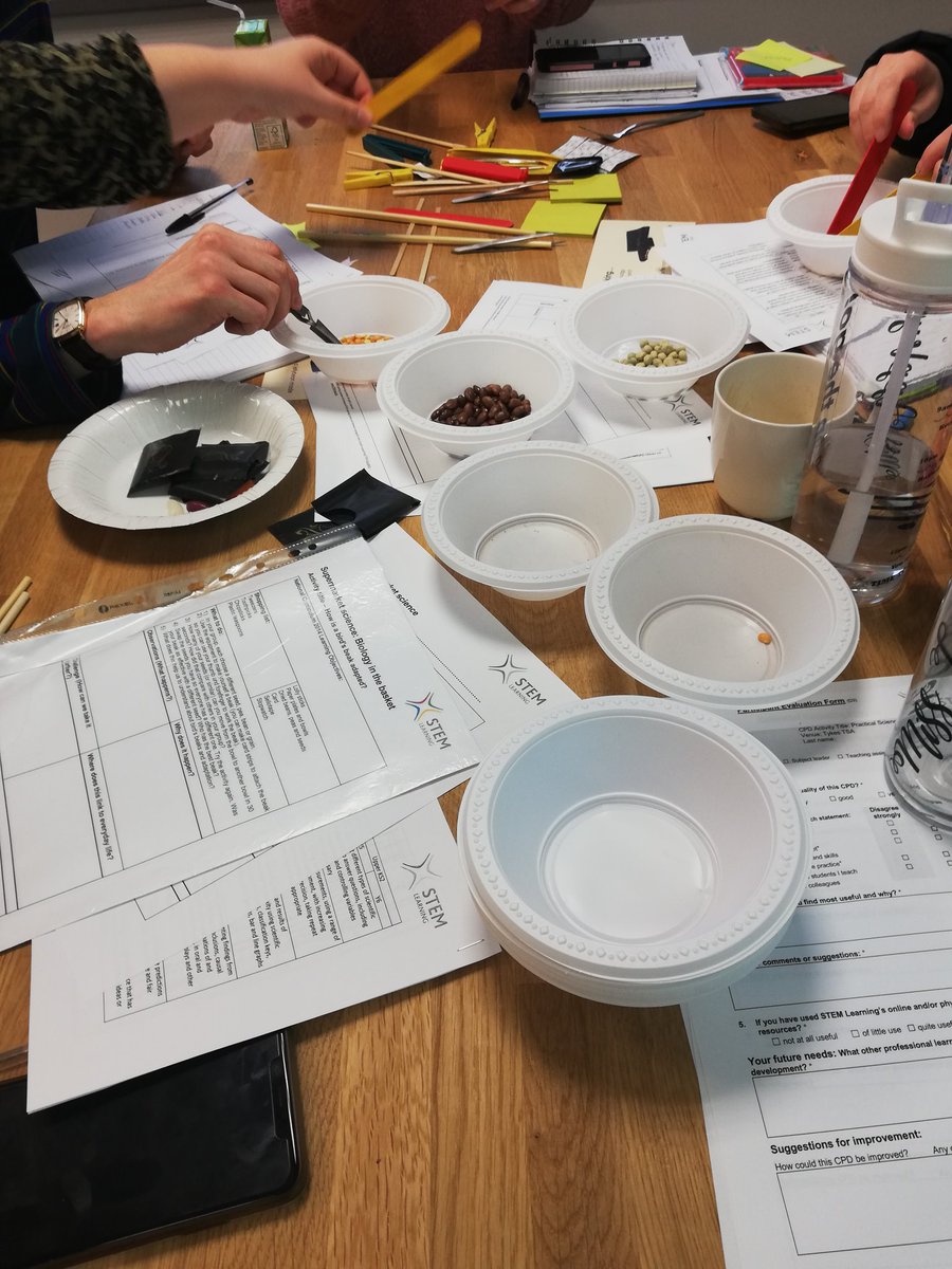 MonachSci's tweet photo. @MonachSci working scientifically with PGCE students @tykestsa lots of mess making blubber gloves and electric slime among other things! @STEMLearningUK #primaryscience https://t.co/tlzzZizKIS
