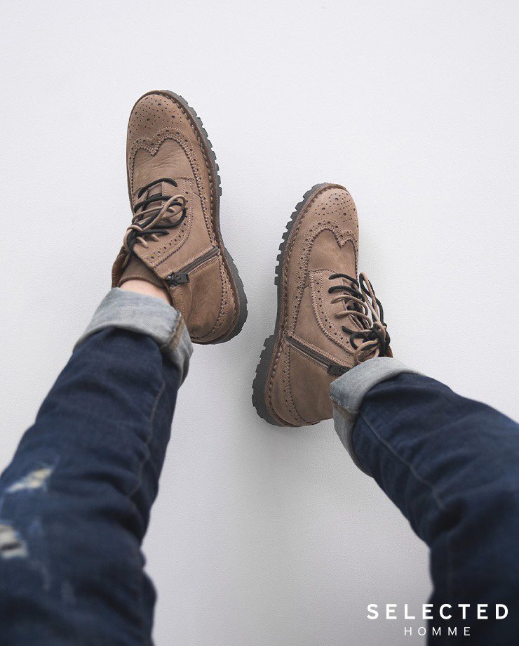 SelectedIndia's tweet photo. The best boot goin’ around
High-top suede brogue boot by #SelectedHomme . Mixed with rubber outsoles for traction, these boots offer unbeatable comfort.
#SelectedHomme #FeelSelected #TheSelectedMan https://t.co/8j32YZ3SaF