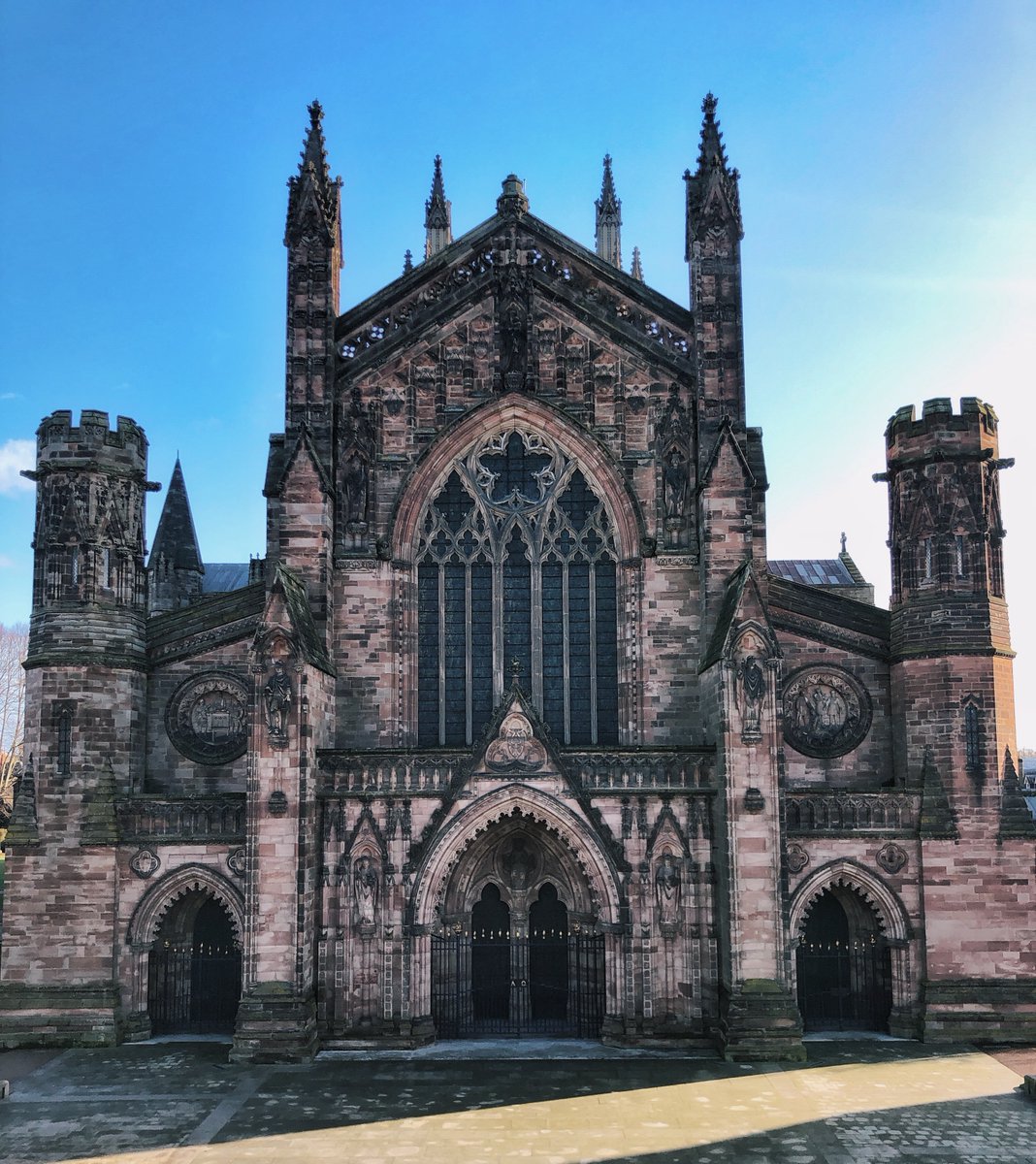 Voodoochilli's tweet photo. #Office #views don't get much better than this!
Here at the Voodchilli #Design Studio, we consider ourselves very fortunate to be overlooking this #magnificentbuilding. @HFDCathedral https://t.co/rMsXgQYmls
