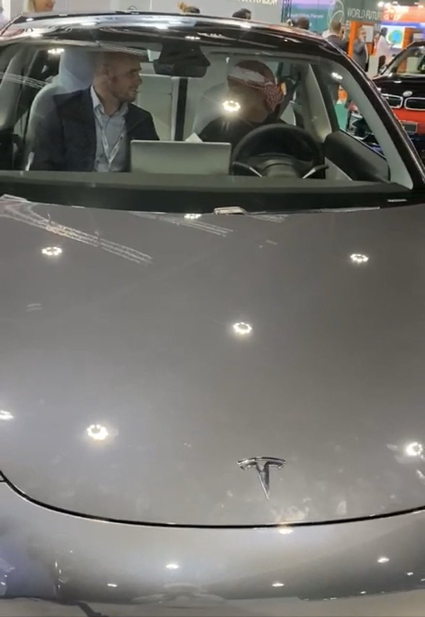 malqasimi's tweet image. Thanks Andrew for the interview @Tesla stand @WFES @TeslaOwnersWW @elonmusk @WiebeWkkr