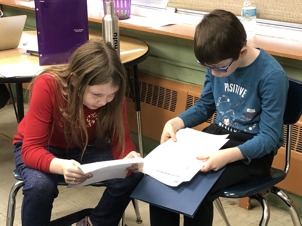 LFS1902's tweet photo. Tr. Zac's third and fourth graders work on  researching, outlining and writing a report. Synthesizing, inferring, and interpreting what they read.
#LFSeducation
#LFSconstructlearning https://t.co/k56G3nADuu