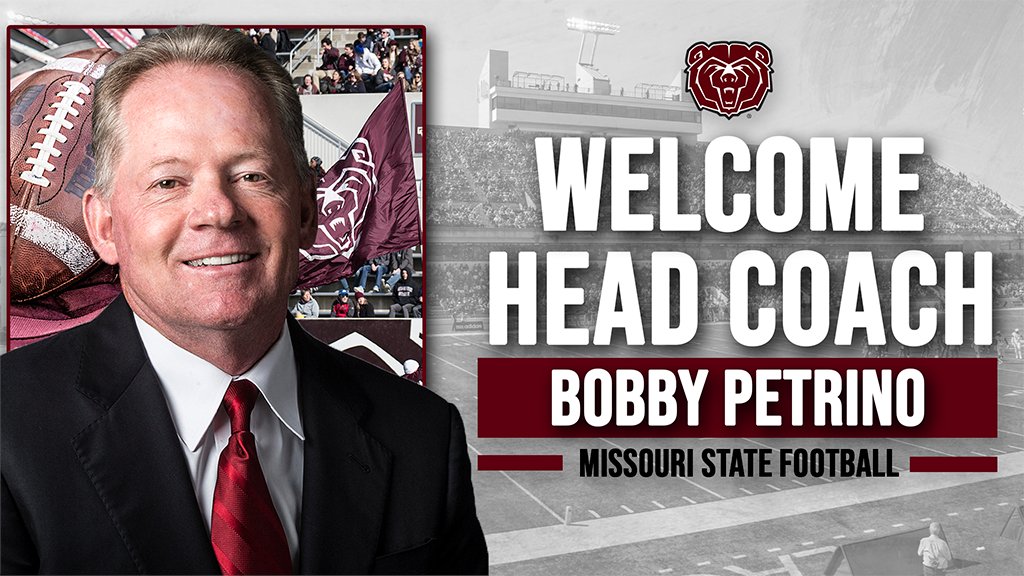 MoStateFootball's tweet photo. 𝐈𝐭'𝐬 𝐨𝐟𝐟𝐢𝐜𝐢𝐚𝐥

Welcome to Missouri State Bobby Petrino! https://t.co/OE8YbCDdSO