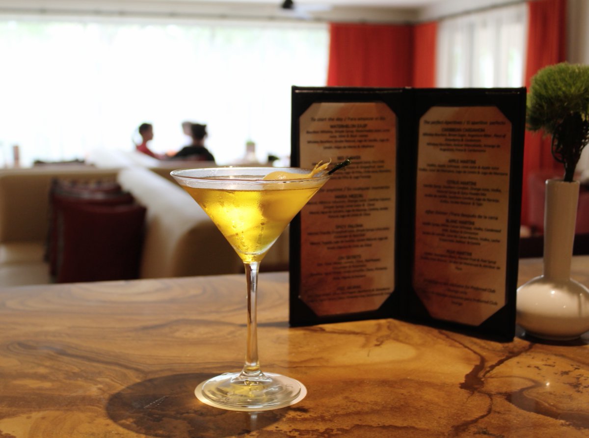 Do not miss the unique and delicious martini flavors at our Preferred club lounge. The pear martini is a must! bit.ly/BarsENG