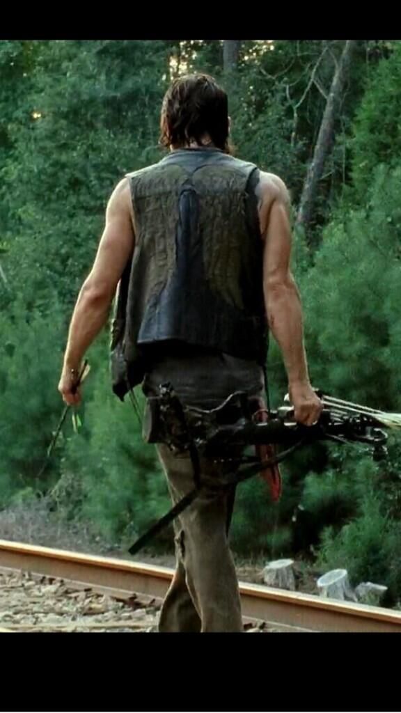 DarrenHamill16's tweet photo. "I MAY BE THE ONE WALKING AWAY...YOU'RETHE ONE THAT'S LEAVING..." ⚔🏹 @wwwbigbaldhead #NormanReedus #daryl4life #quotes #killdarylifreakinriot #illneverstoplooking #wishwecouldbemates #coolistmanonearth #teamdixon #isitfebruaryyet #twdfamily https://t.co/NyItHodmlb