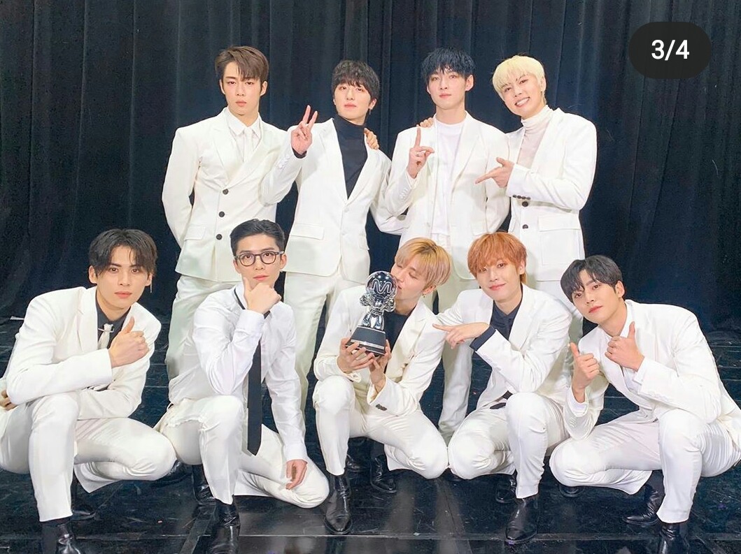 Shooari_Bunbin's tweet image. Congrates to SF9
Fantasy always with you
#1moredayprincechani's birthday
#milleniumboy
#20yearsold