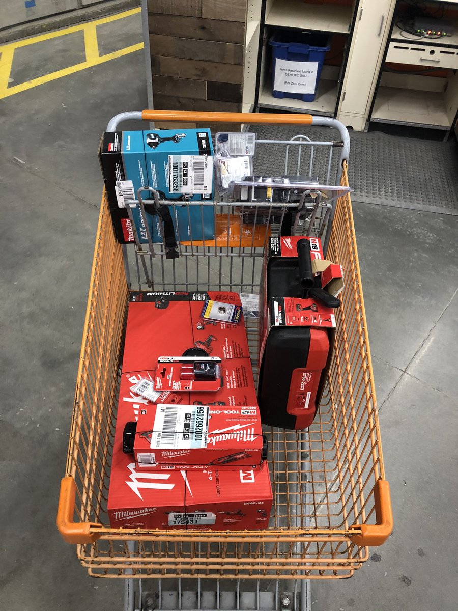 MCasemier's tweet photo. It might be cold outside, but our associates are on fire!!! Great awareness and customer service led to a $2,485 recovery!!! @MattWorkmanTHD @lindsey52280 https://t.co/bY2ugntqkJ