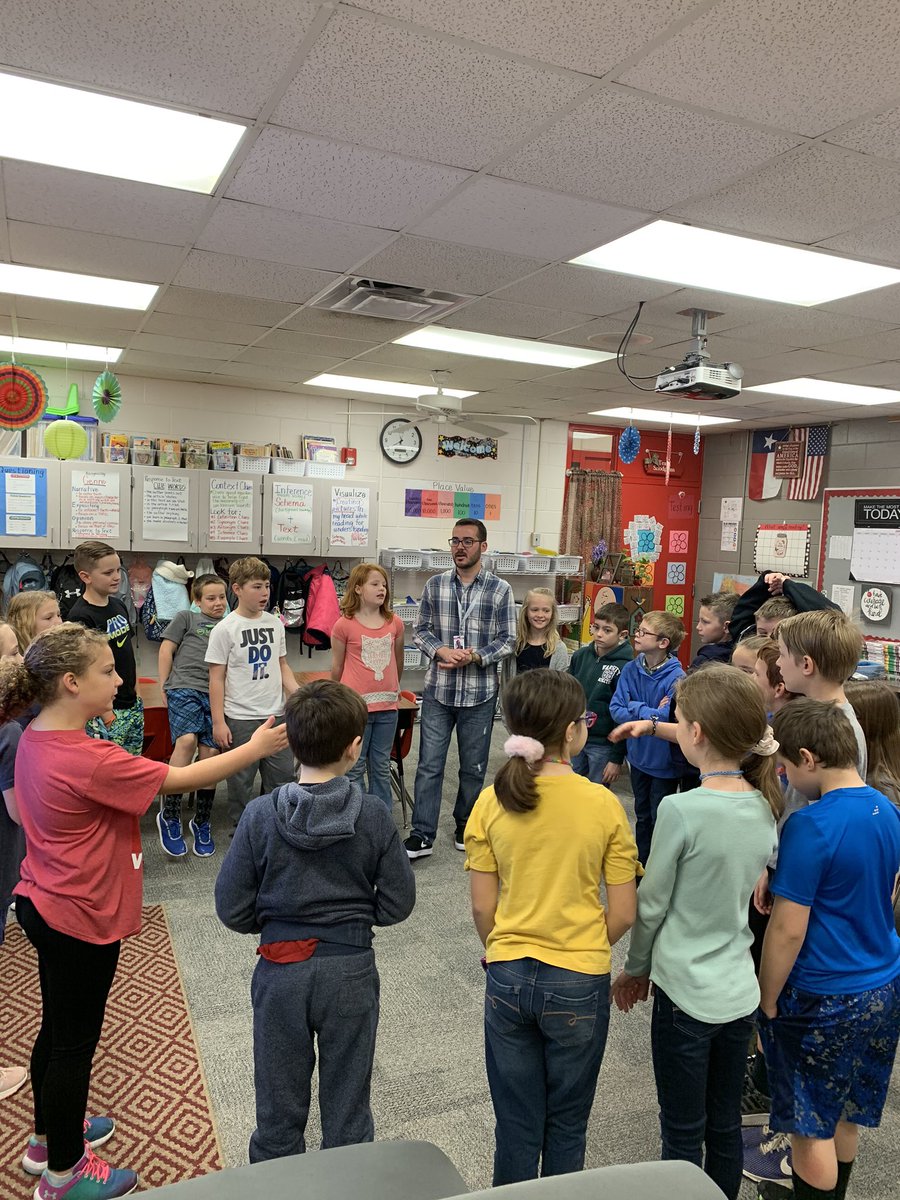 SnodgrassElla's tweet photo. Mr.Grant teaching us a fun brain break to stretch our bodies and our brains. #LISDFutureFocus https://t.co/XppAsOiCTi