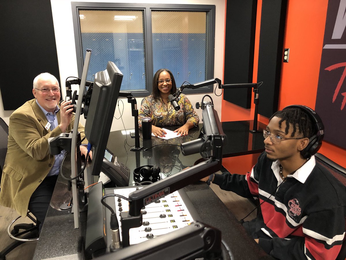 msdwt's tweet image. Tune in now to 89.3 FM to hear Dr. Woodson interview Dir. Of Secondary Education Rick Doss, with the control board managed by JEL Media Arts student, Anthony.... also a North Central Counterpoint!!!! #CPletsgo #STEM