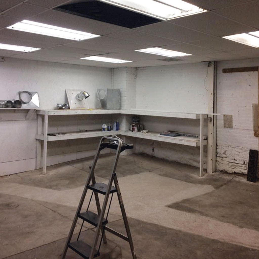 offtrackbrewin1's tweet photo. #tbt to the build out of our current building. It's always to good to look back and see the progress you've made. Join us sometime over at our taproom at @DunlapCafe and lets share a few brews🍺 https://t.co/0ozCyxtozv
