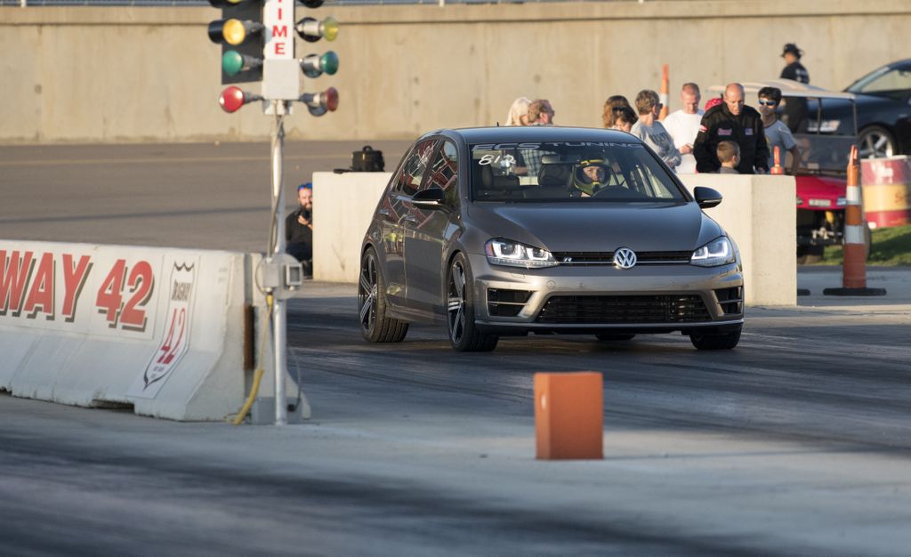 ECSTuning's tweet photo. #throwbackthursday to 2017 at the strip with some of our personal cars!
#ecstuning #ecs #golfr #mk7 #mk7r #volkswagen #volksnation #becauseracecar #apr #goapr #aprstage3 #vwvortex https://t.co/WaN093WsnZ