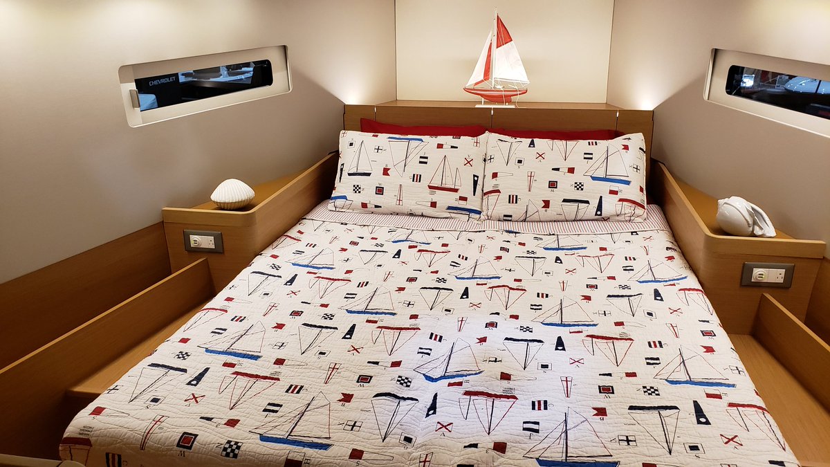 PaulFromFox5's tweet photo. This is my new bedroom at the @GWCC_ATL -- inside a @JeanneauAmerica sailboat. It's here at the @AtlantaBoatShow!! @GoodDayAtlanta #fox5atl https://t.co/Xm3rSdSqDB