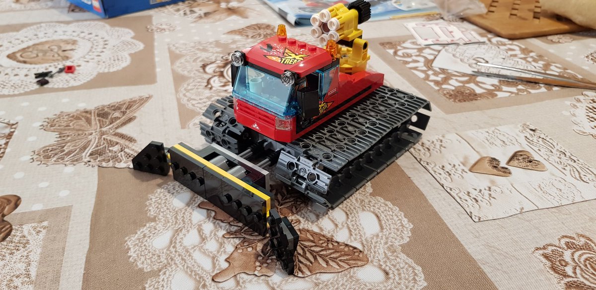TheLegolandman's tweet photo. Lego 60222 the snow plough. Awesome 🤘. Vibrant, functioning snow cannon. "Modern" lego maybe but you know what? I still get that feeling opening it and building it like I did back in the 1980s. @lego #lego #60222
#legocity #legofan #afol  #legolandman #legoreunion #legolover https://t.co/Js9d8rmadn