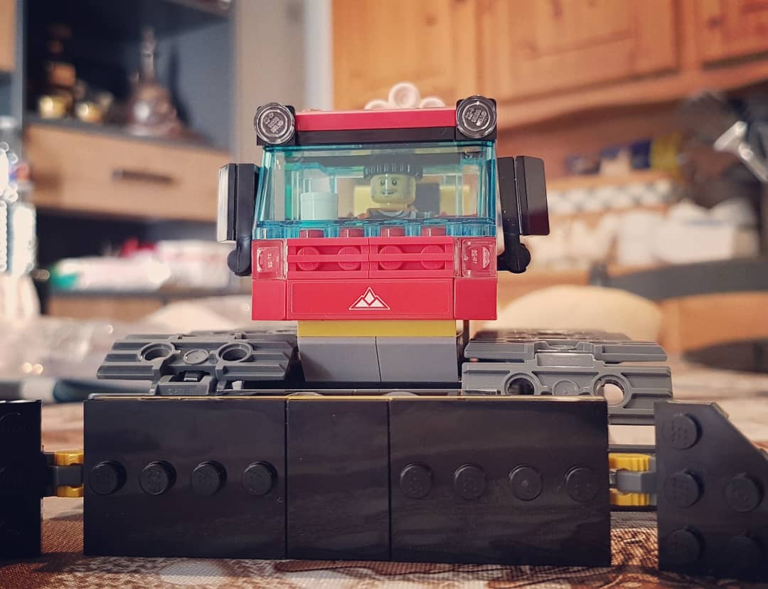 TheLegolandman's tweet photo. Lego 60222 the snow plough. Awesome 🤘. Vibrant, functioning snow cannon. "Modern" lego maybe but you know what? I still get that feeling opening it and building it like I did back in the 1980s. @lego #lego #60222
#legocity #legofan #afol  #legolandman #legoreunion #legolover https://t.co/Js9d8rmadn
